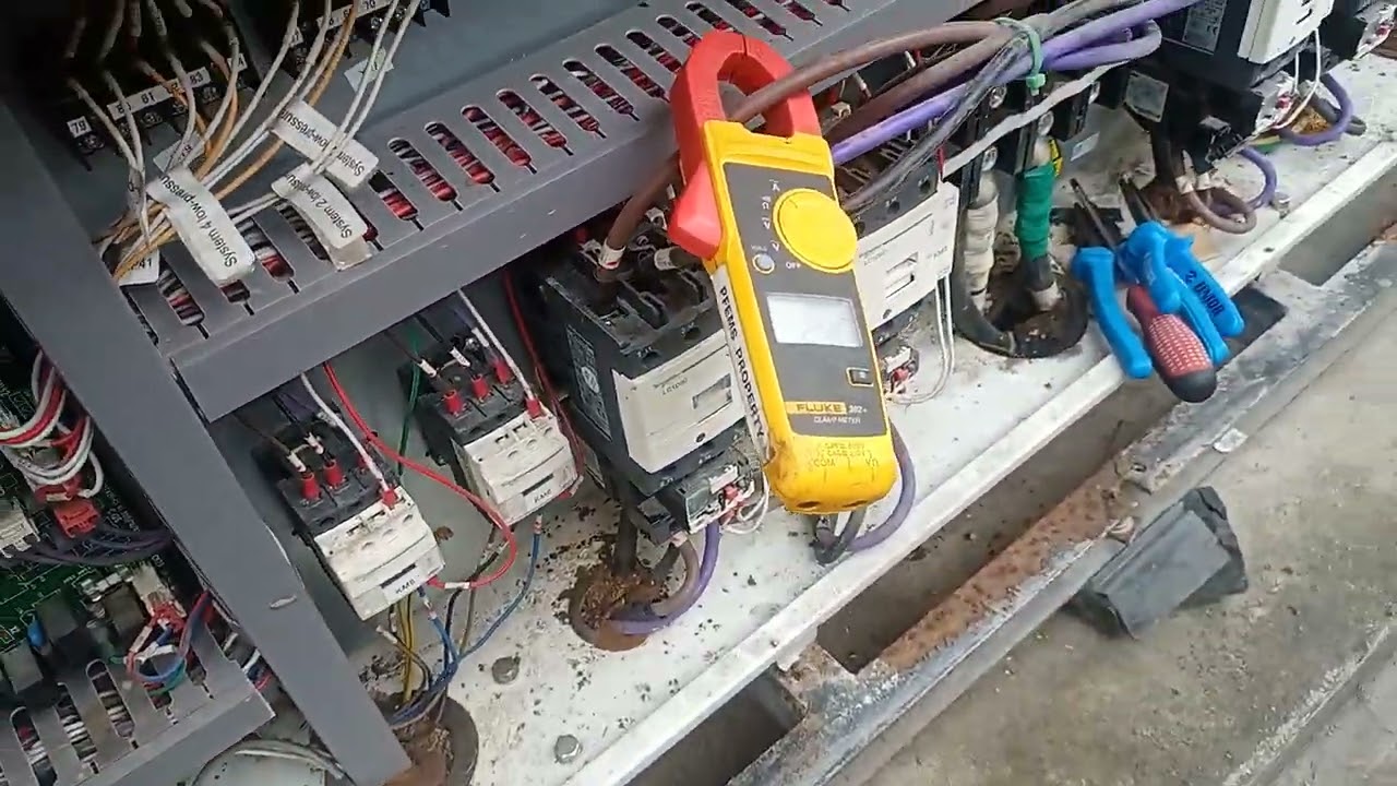 air cooled chiller 40 tr gree @ pearl plaza hotel. reprocess & start up