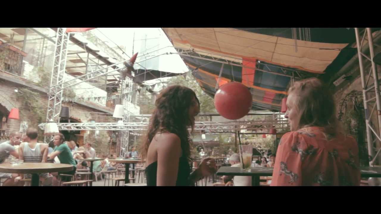 LISELOTTES - MUSIC VIDEO - HONEYBEE