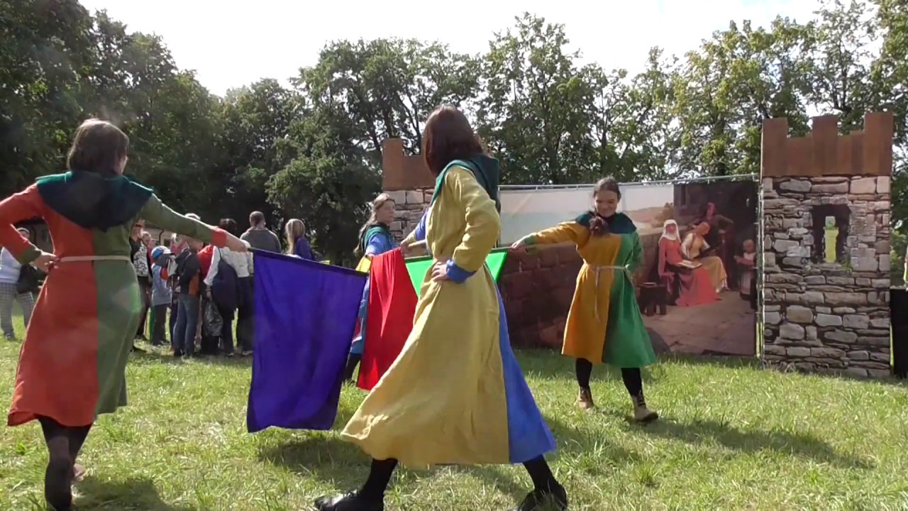 Так веселились в Средние века! Средневековая музыка и танец с флагами.