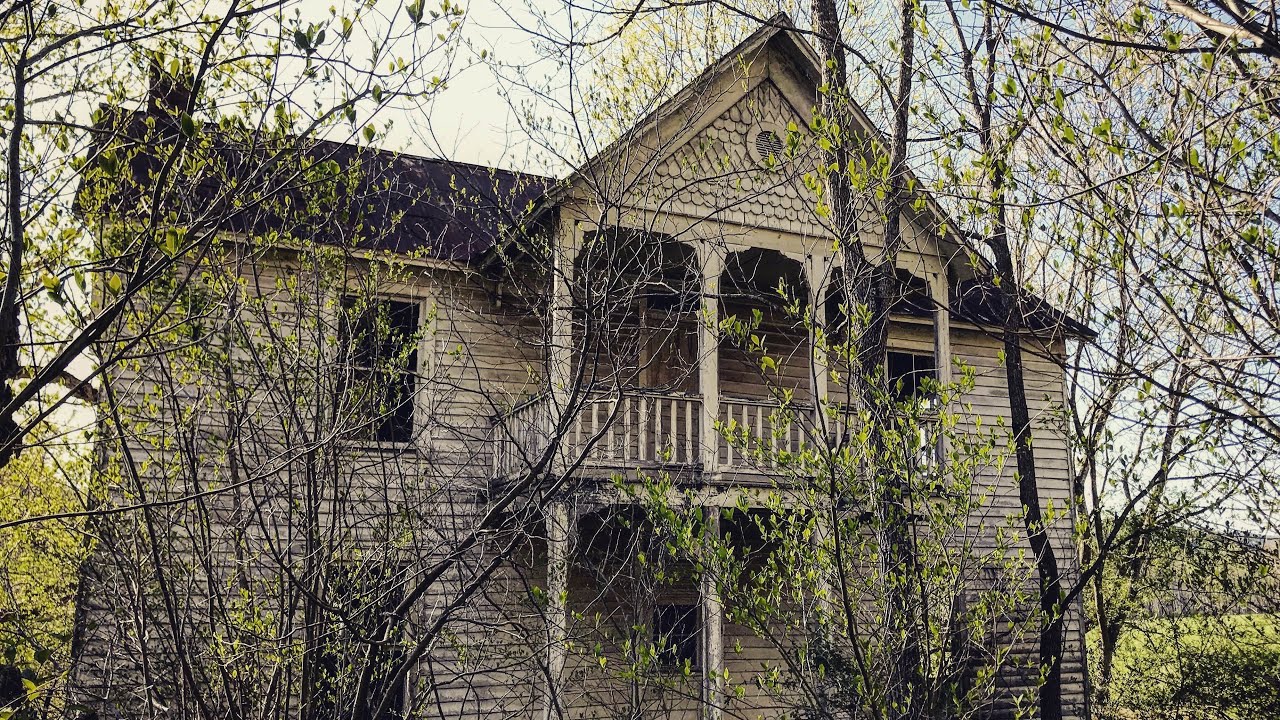 Pretty 153 year old Abandoned Southern Farm House in Virginia