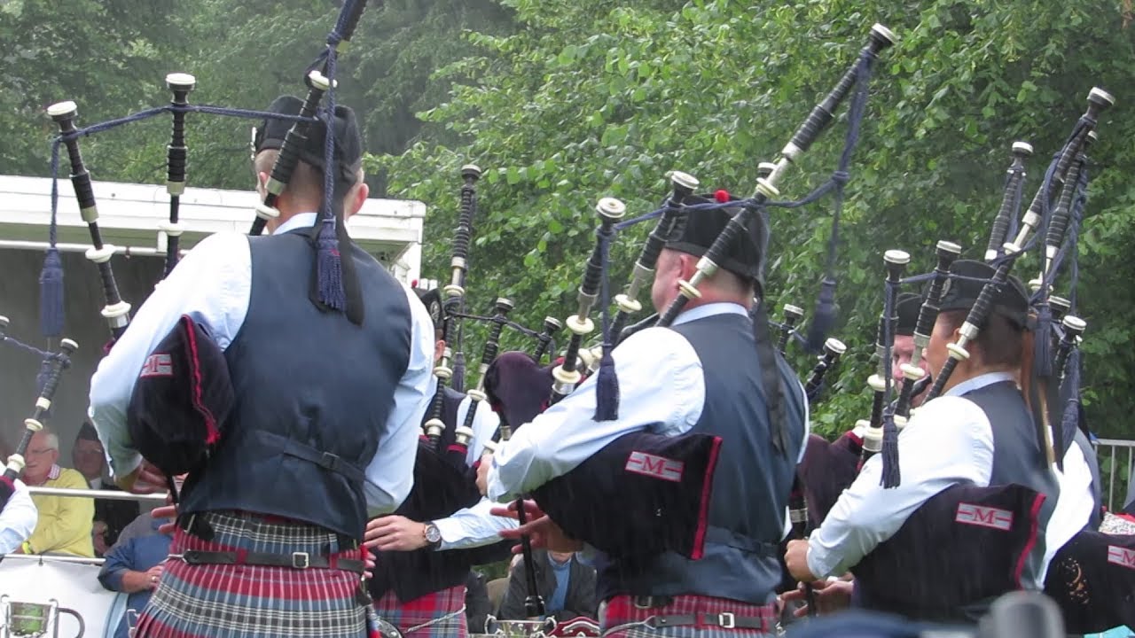 Mannorunningham Pipe Band @ All Ireland 2017