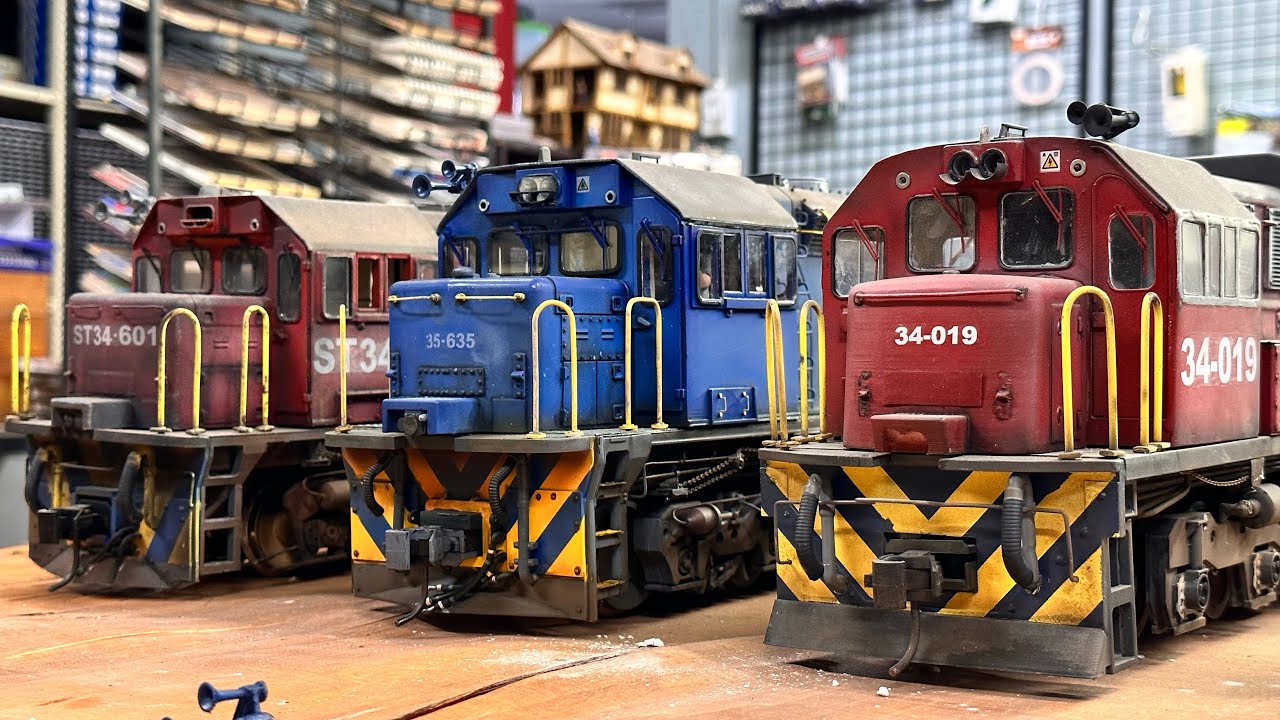 A comparison between the 34 and 35 GM and GE locos.
