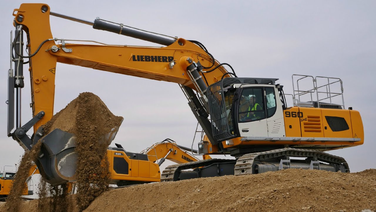 Danish Construction Channel Operating Liebherr R960 SME