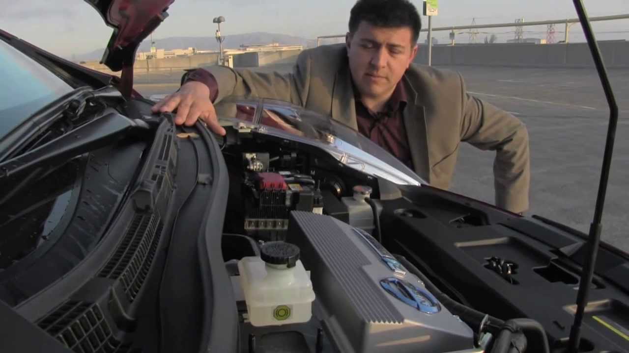 Quick Clips: 2012-2013 Nissan Leaf SL Video Review