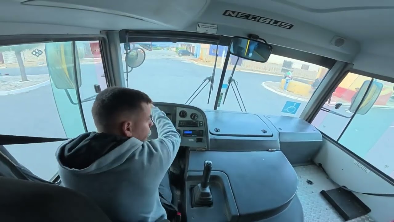 SAINDO PRA ROTA: Preparando o ônibus e saindo pra Santa Luzia.