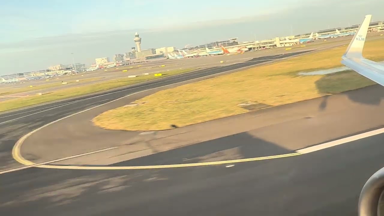 Take off KL1931 from AMS to GVA. Boeing 737-800. Take off from Aalsmeerbaan.