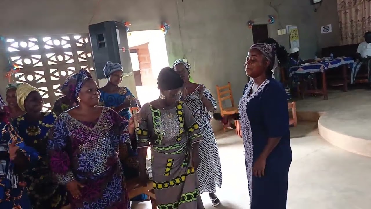 La prestation du groupe folklorique fon