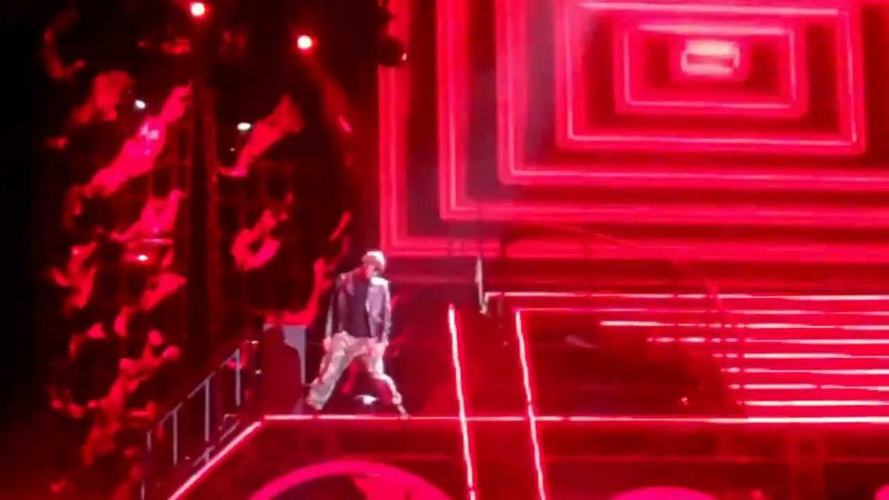 Chris Brown F.A.M.E. Tour Opening Medley (Live) @ The Consol Energy Center