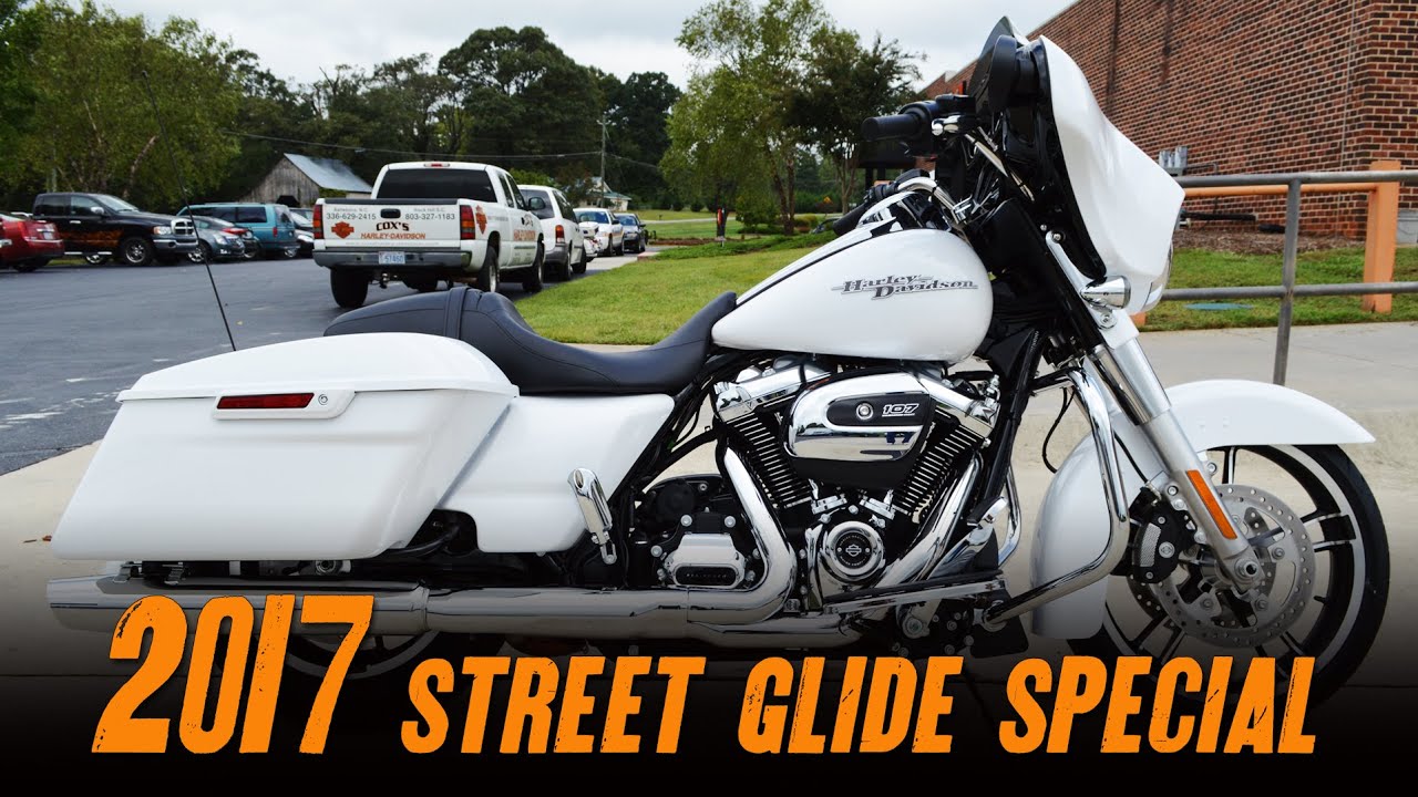 2017 Harley-Davidson® FLHXS - Street Glide® Special Crushed Ice Pearl