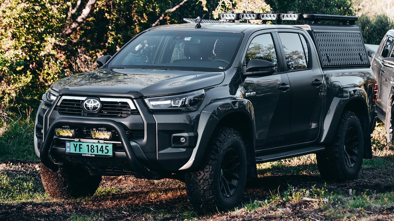 Toyota Hilux Arctic Trucks 35