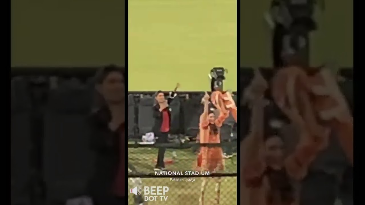 Erin Holland Dance During PSL 7 Karachi kings Match @beepdottv