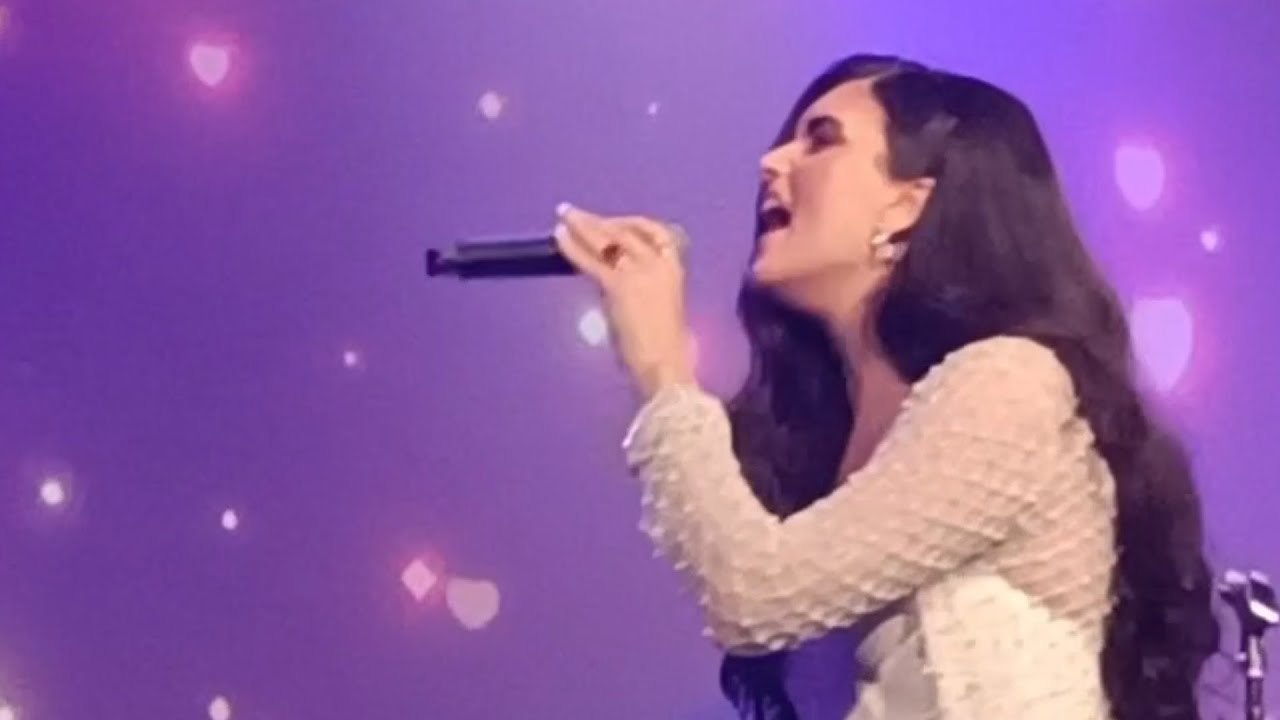 Angelina Jordan (18) - 'Where Do Broken Hearts Go' - Live at Alex Theatre, Sept.20'24, Glendale, USA