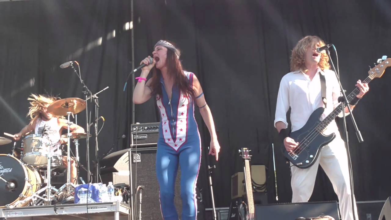 Chevy Metal w/ Juliette Lewis - Ain't Talkin' Bout Love (Riot Fest 2016)