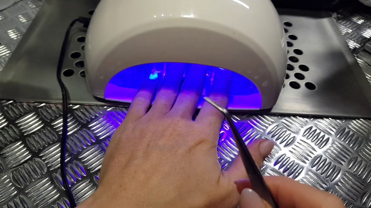 Remember fibreglass nails?! 🤔 NEW fast, easy technique for nail repair!😉