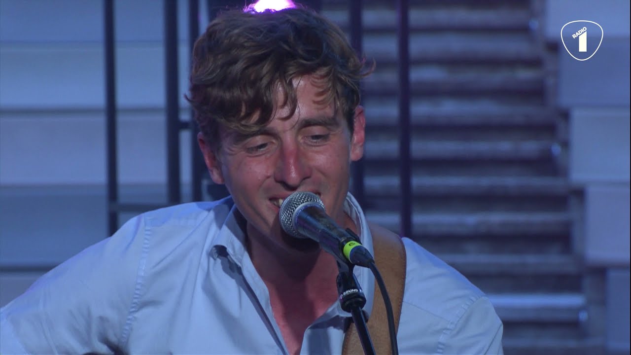 PAPILLON - ABSYNTHE MINDED (LIVE @ RADIO 1 SCHEMERSESSIES )
