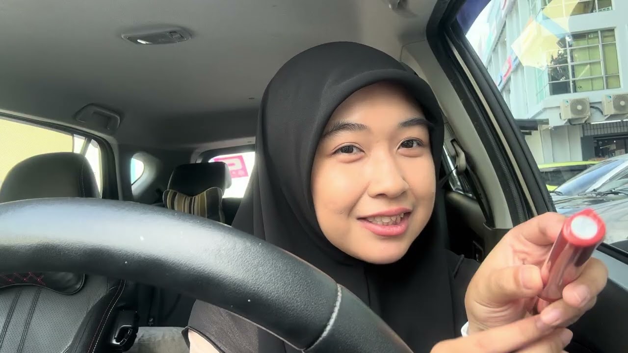vlog akhirnya kembali ke era lipstick oren