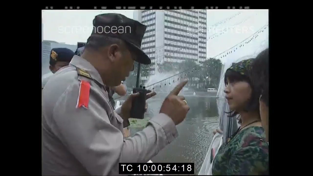 Video Suasana Unjuk Rasa atas Kenaikan Harga sewaktu Krisis Ekonomi (1998)
