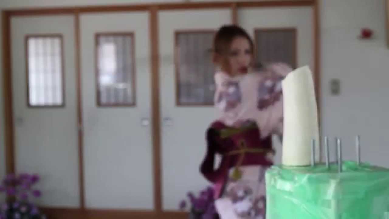 お手軽クッキング♪ムチで野菜斬り -Easy cooking！ for cutting vegetable by a whip.-　（Reina Hayashi・林麗奈）