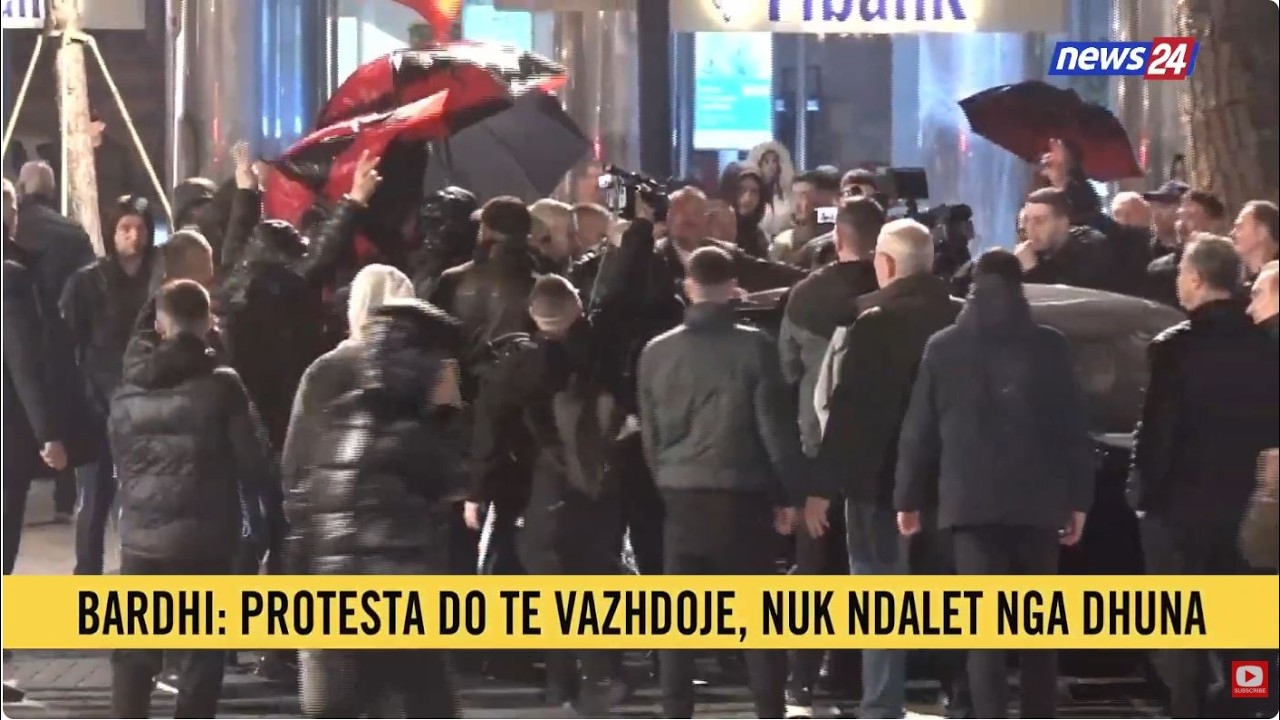 Ne mes ujit e molotovit, BERISHA LARGOHET NGA PROTESTA!