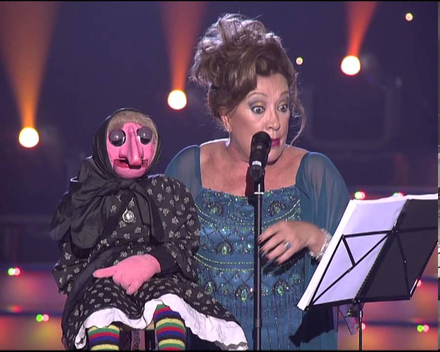 MARI CARMEN Y DOÑA ROGELIA