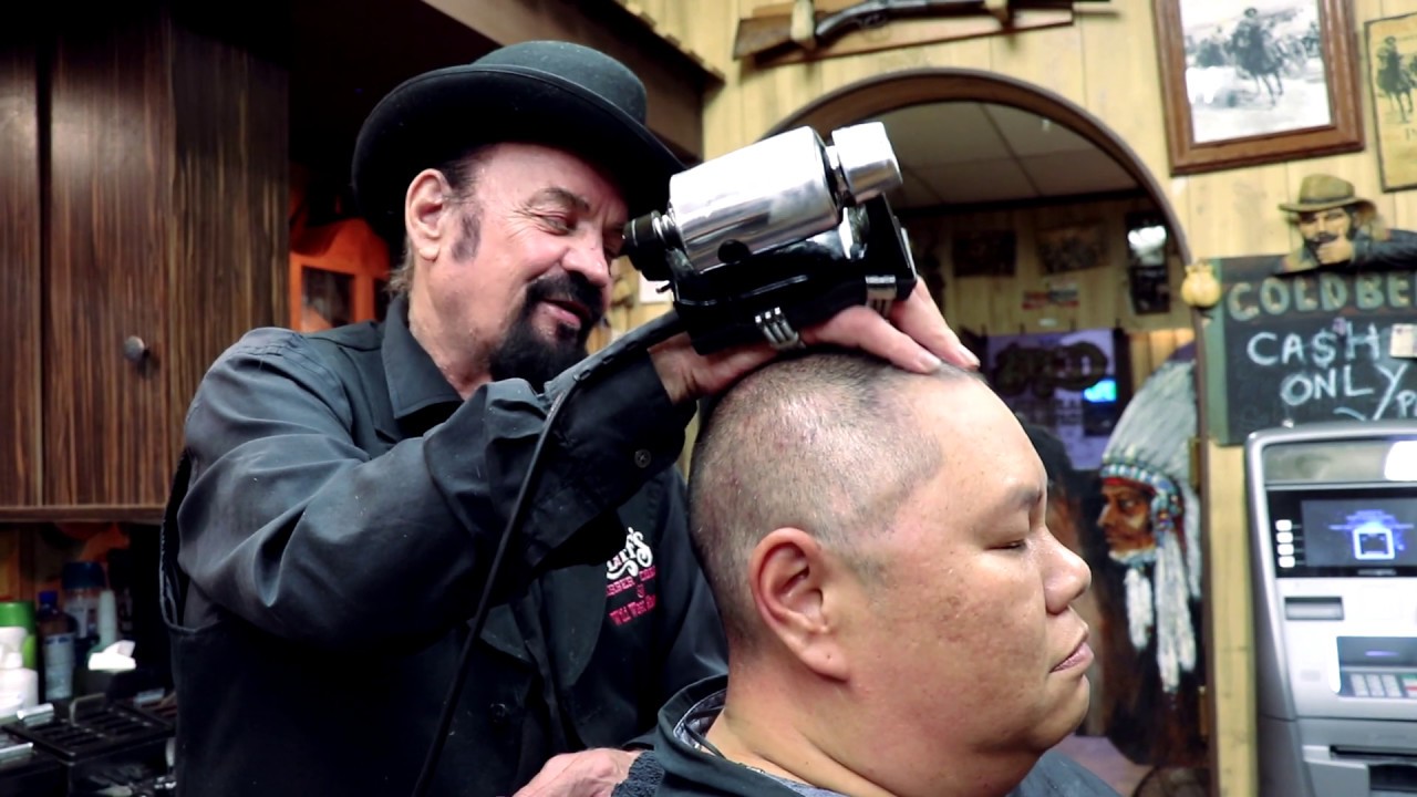 Customer Enjoy The Massage - Cliffs Barber Corral Tutorial 34