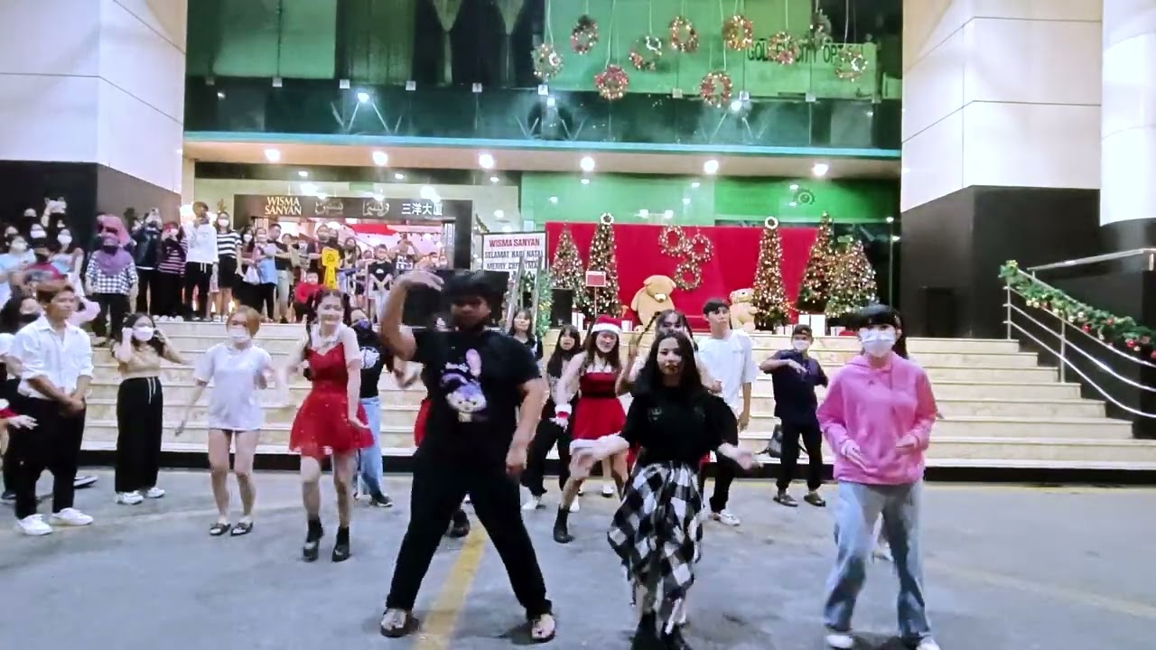 KPOP Random Play Dance in Sibu Sarawak,Malaysia | 15 Dec 2022 @wismasanyan4397 ,Sibu