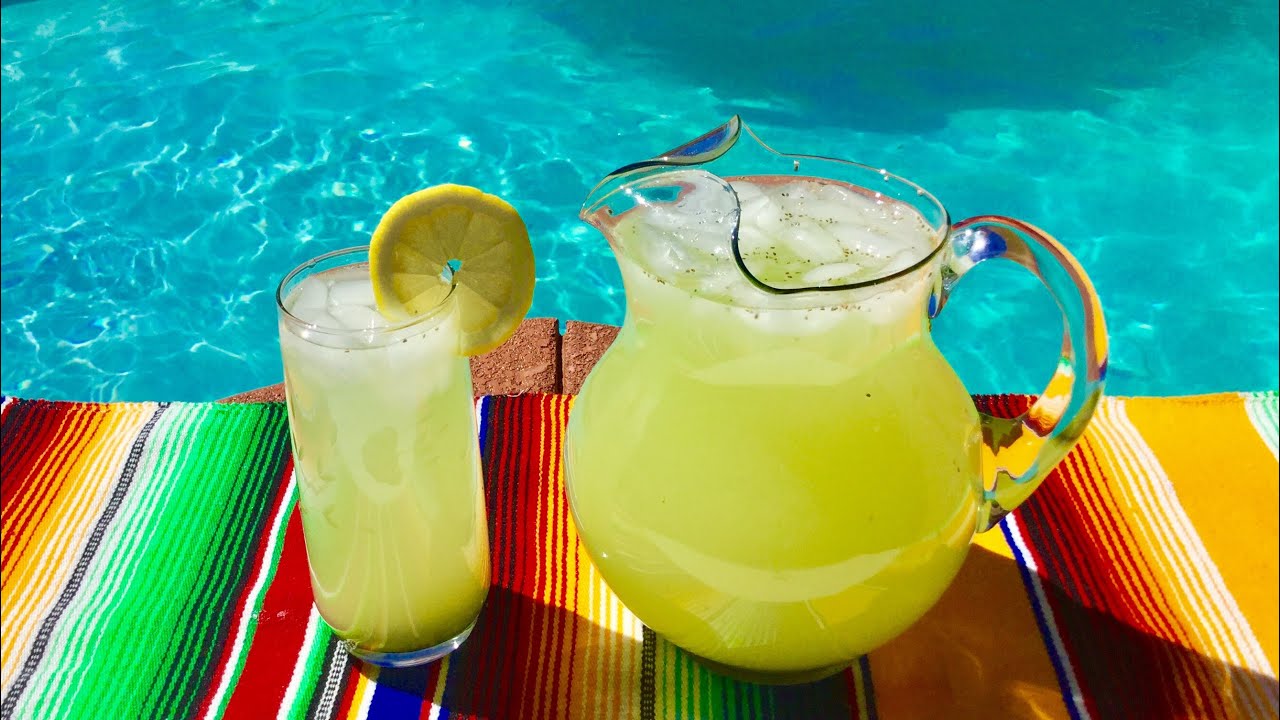 AGUA DE LIMÓN, MANZANA VERDE Y CHIA