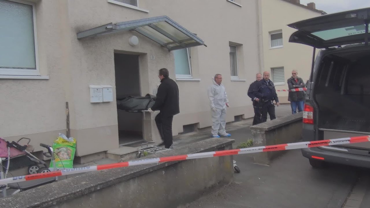 Sohn t&ouml;tet seine Mutter in Niederkassel-Ranzel am 07.04.16 + O-Ton