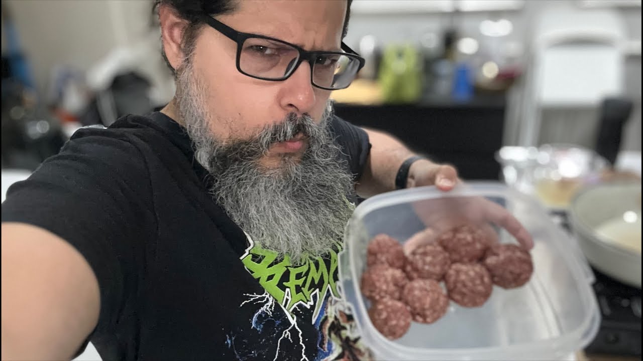Приготовление карри с фрикадельками из говядины и свинины 🍛