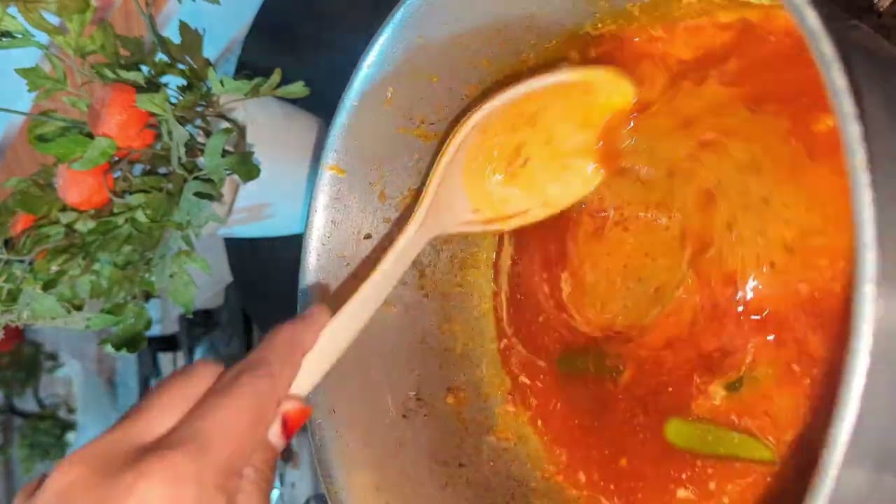 Fish Salan Recipe - Shorbey Wala Machli Ka Salan Ya Fish Curry Recipe - Fish Banane Ka Tarika 