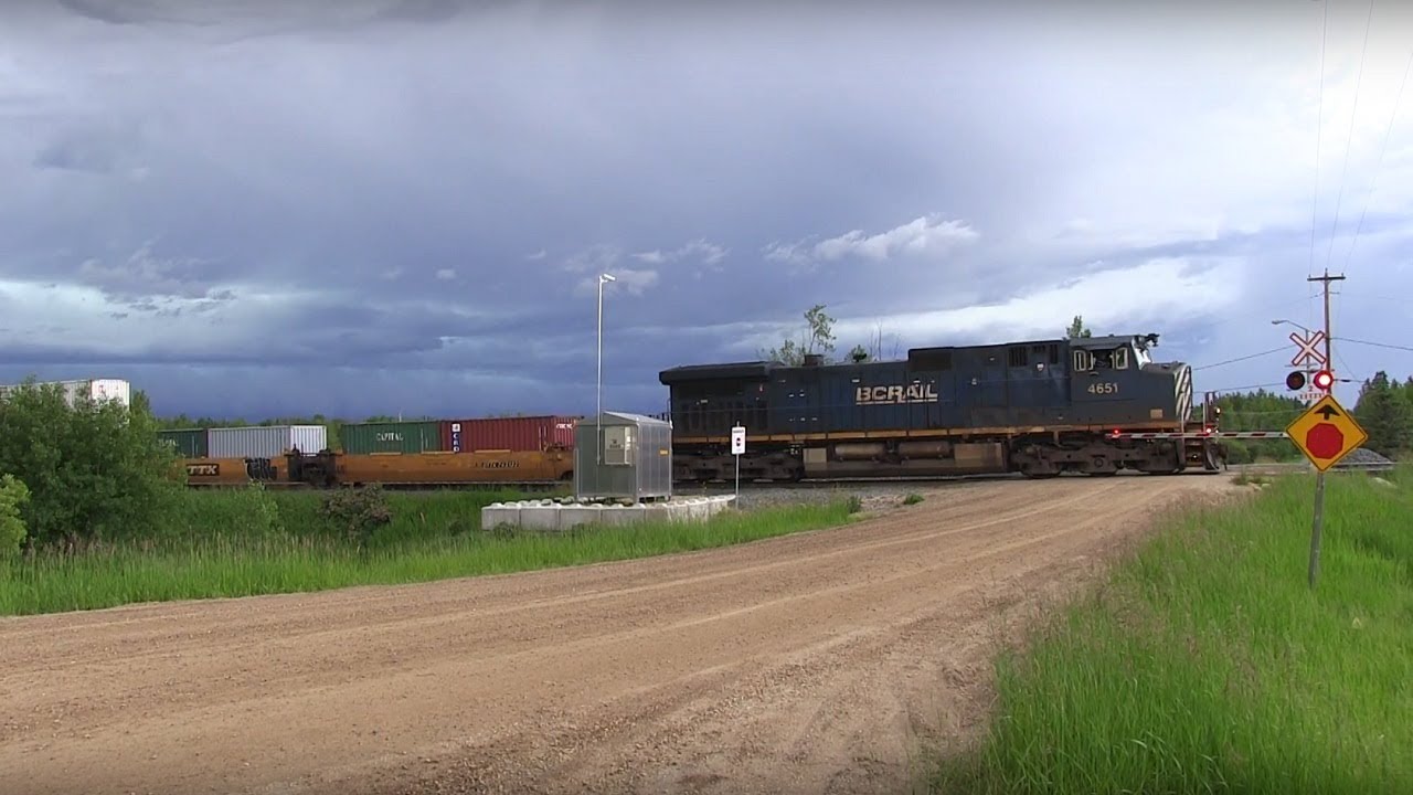 CN Train Spotting HD: BCOL 4651 Awakens The Town Of Gainford With Its K5L!!! 3/6 6/20/17