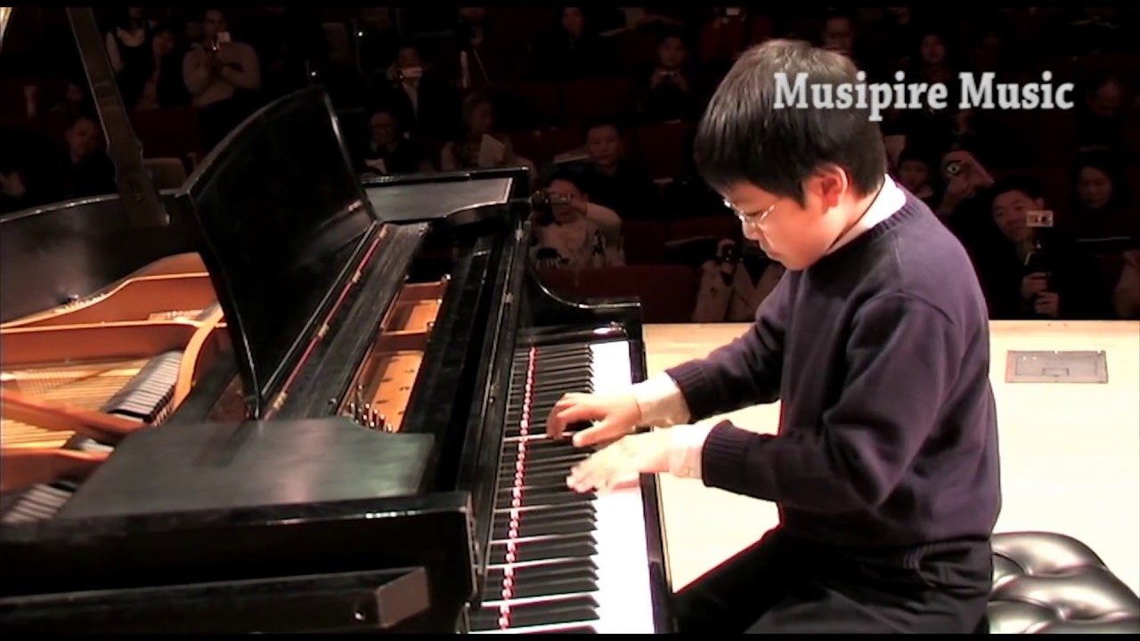 Chopin Concerto in e minor 3rd mvt, Op.11 by Queens, New York Music Academy student Evan(10)