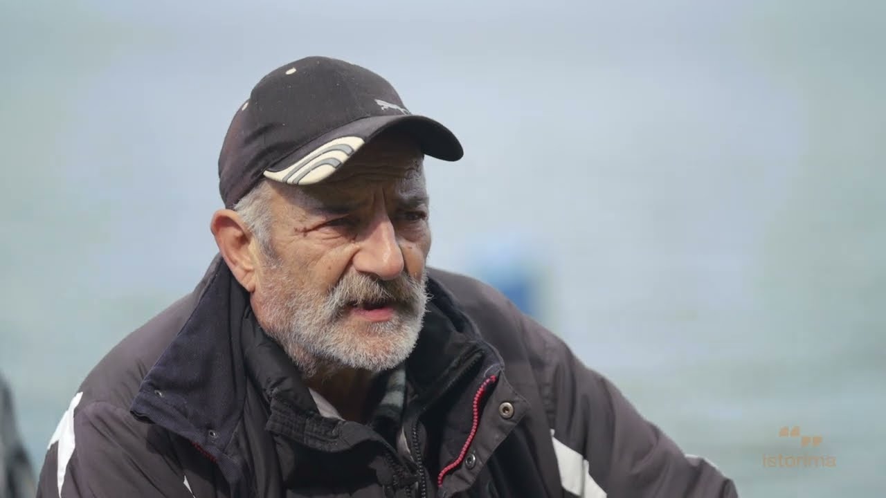 Ψαράς στην λίμνη της Καστοριάς | istorima