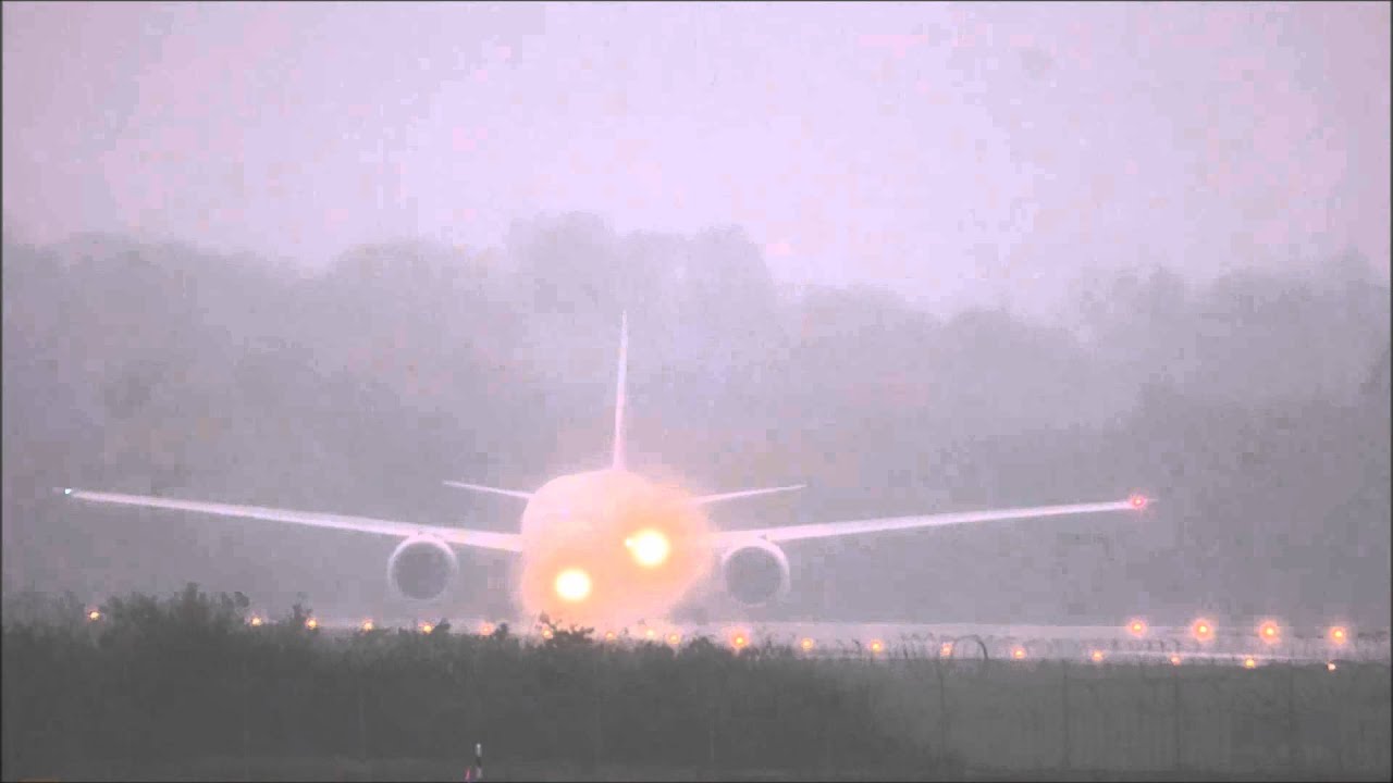 [FullHD] WET Takeoff!!!! Emirates Boeing 777-300ER at Geneva/GVA/LSGG
