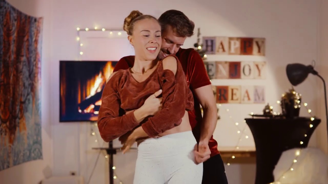 Janis & Zoé |  Feliz Navidad Michael Bublè | Bachata Remix | Bachata Sensual | Couple Dance | Baile