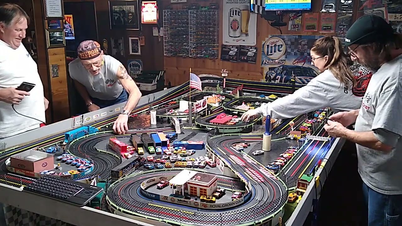 H.o. slot car racing 12/25/26 stock car class 