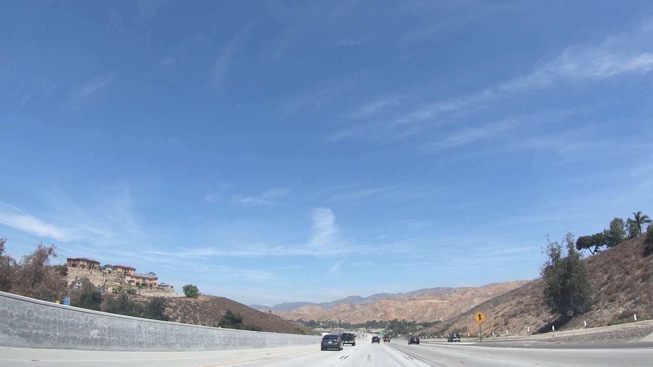 4K Free Stock Footage: Freeway Dash Cam Image, Day Time 2