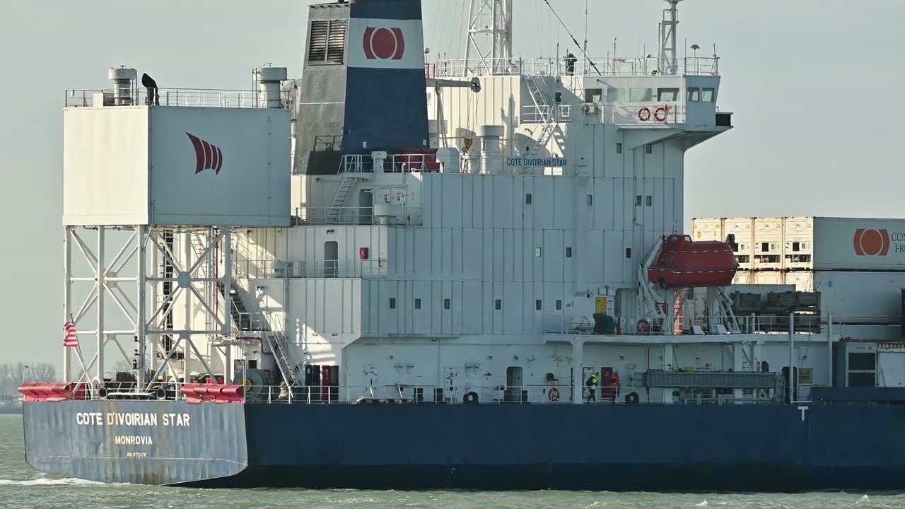 Ship movements / Between Rotterdam and Antwerp / Cote d' ívoirian star