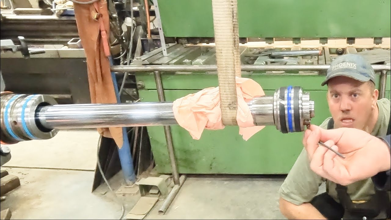 Vi packar om en Hydraulcylinder till  minigrävare