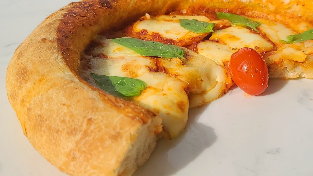 كاينين عم ناكل مناقيش مش بيتزا 😱جربوا هذه الطريقة لعمل البيتزا الايطاليه على طريقة أشهر الشيفات 👌