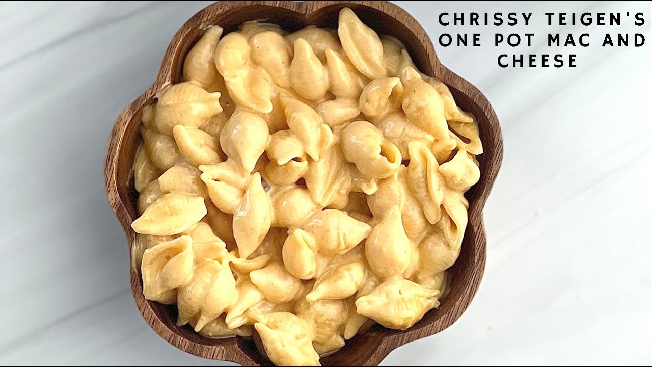 Chrissy Teigen&rsquo;s One Pot Mac and Cheese