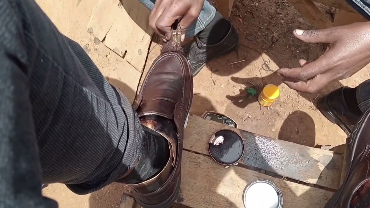 Satisfying shoe shine asmr sounds!! 
