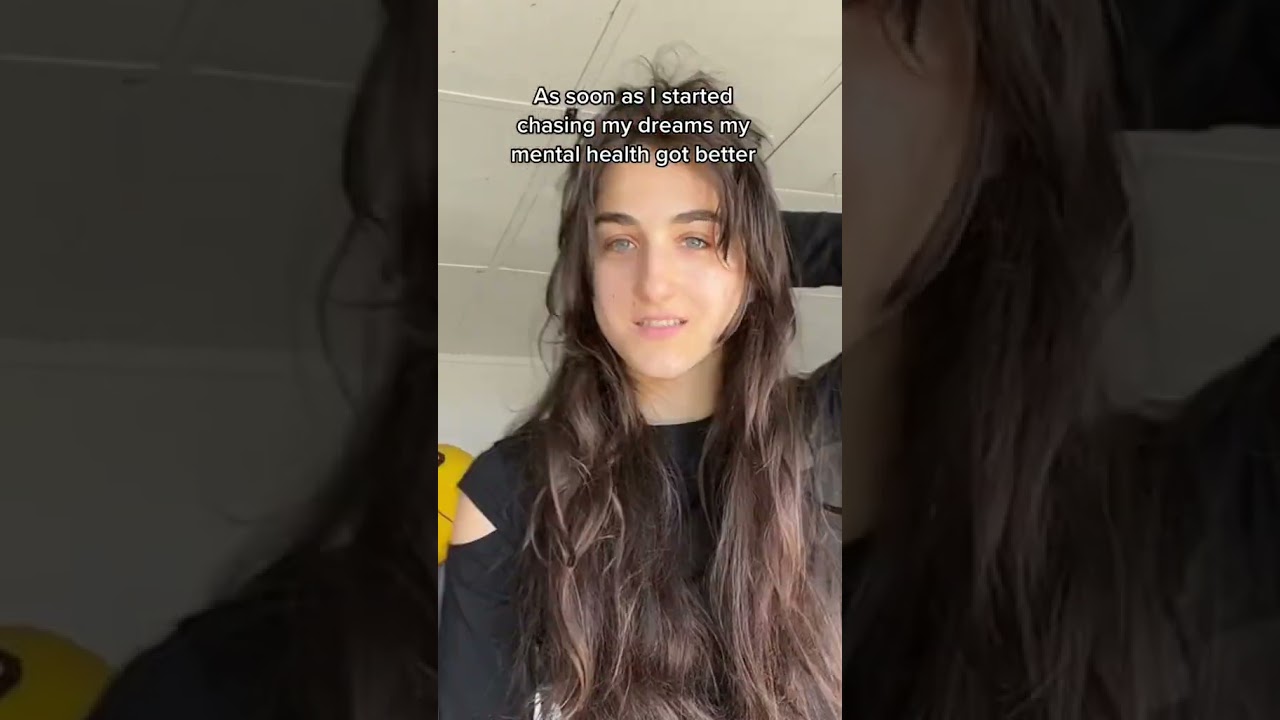 TWITCH STREAMER HIT NEW GOAL  #twitchstreamer #girlstreamer #shorts