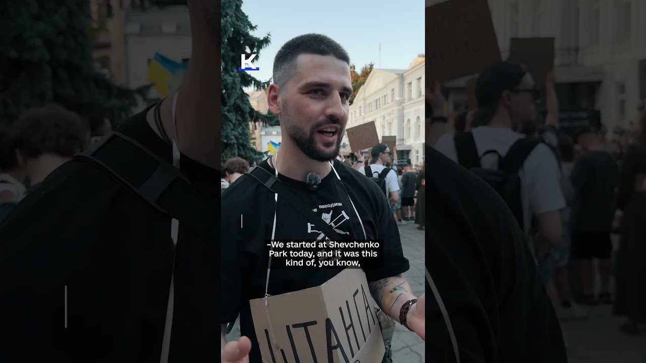 Thousands march in Kyiv for defense reforms and dialogue with leadership