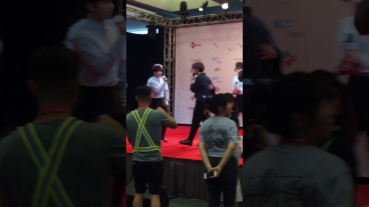 [KCON LA 2017] ASTRO - Rocky sexy dance @ Fan Engagement