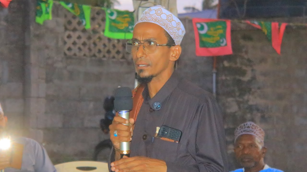 SWALATU GHALANNABII IKIONGOZWA NA UST IKOY , HAPA MADRSAT FAHIIMAH BAADA YA MAPOKEZI YA BI SUMAIYA 