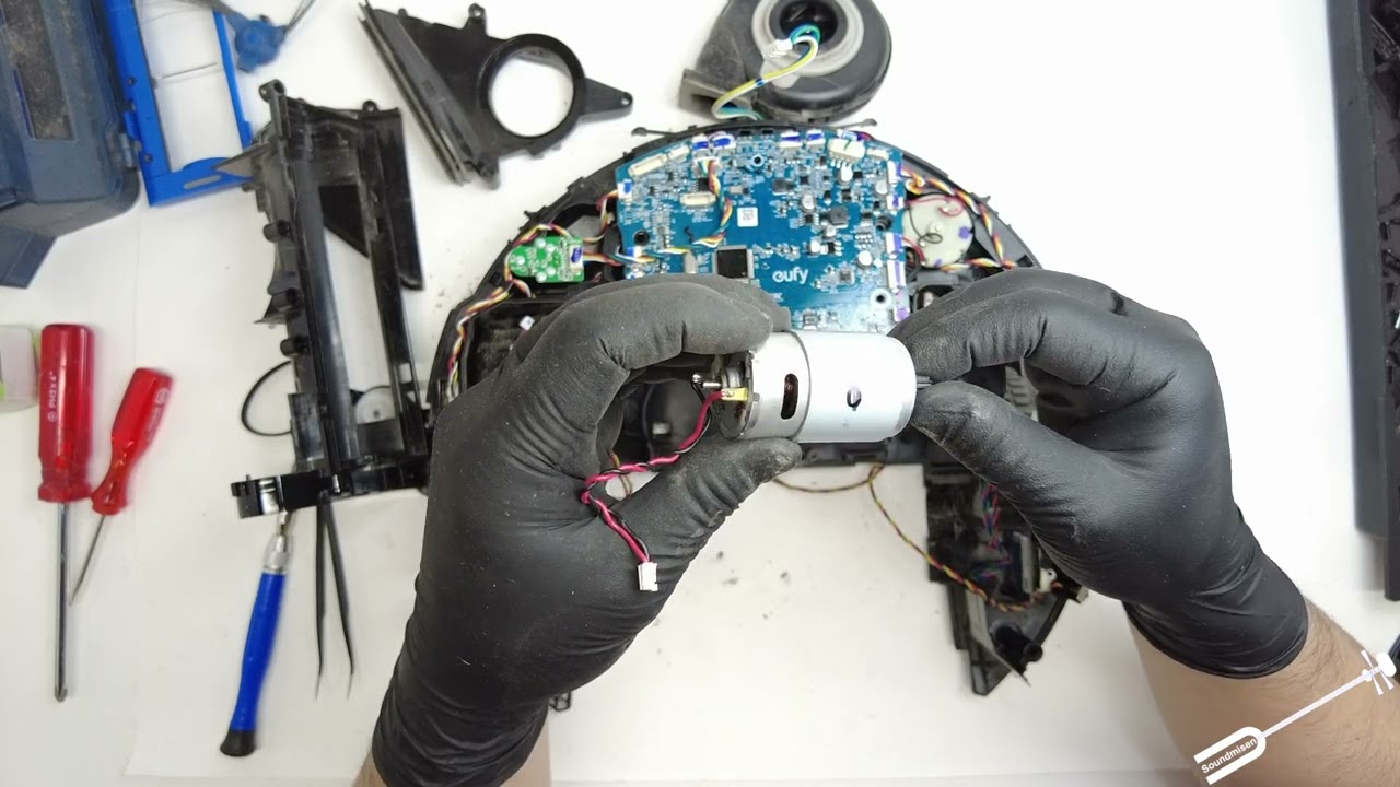Teardown Eufy RoboVac G32 Pro Error 04 Rolling Brush Stuck