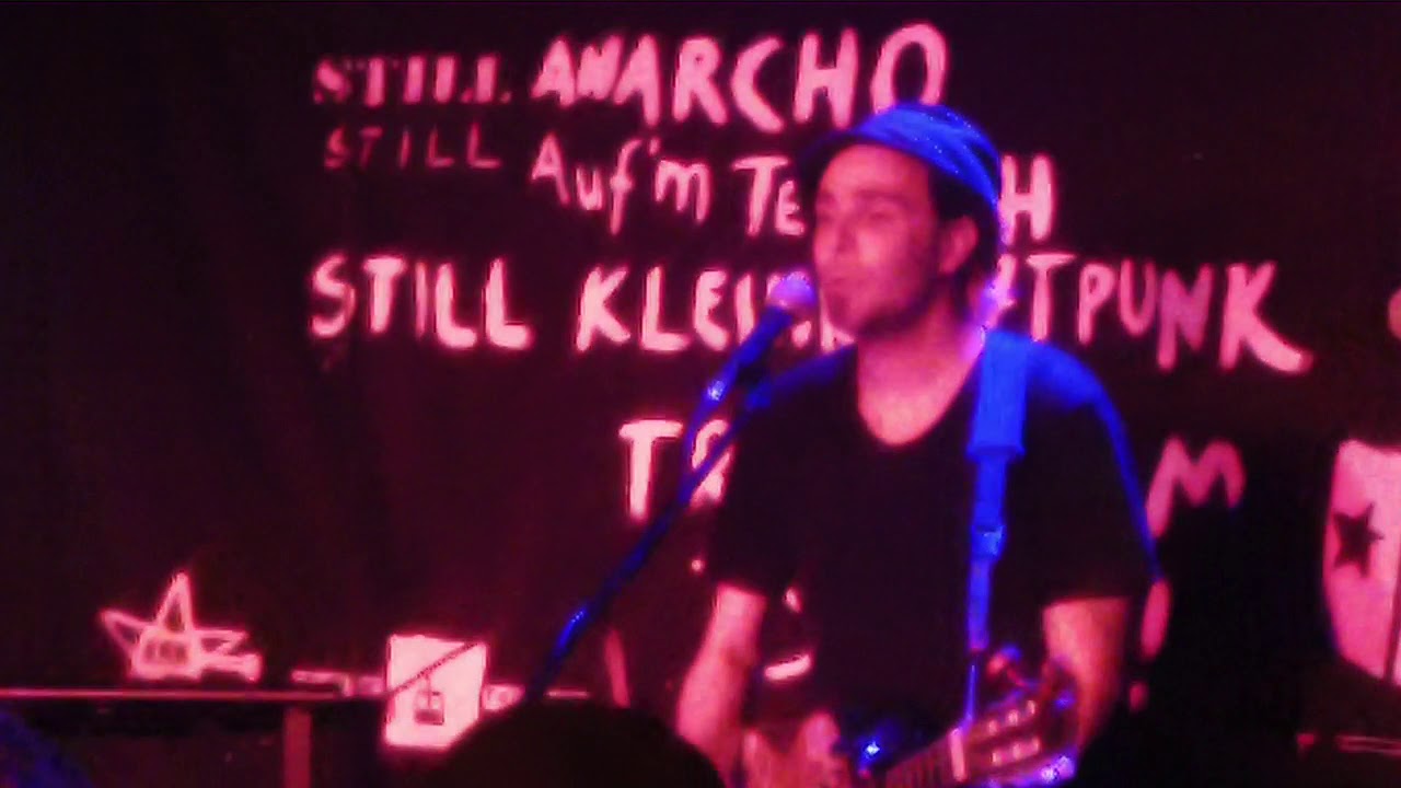 Konny Kleinkunstpunk (Acoustic Anarcho Punk Berlin) Karrieresong live @ Nürnberg 2020