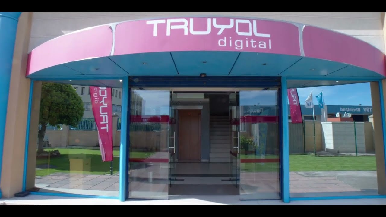 Una visita a las instalaciones de Truyol Digital