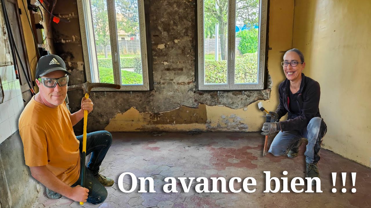 EP5💎 D&eacute;caissement du sol et on coule la dalle de b&eacute;ton, Disbursement of soil flows concrete slab